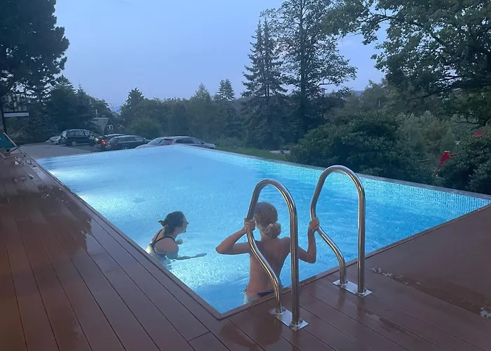 One * شكلارسكا بوريبا